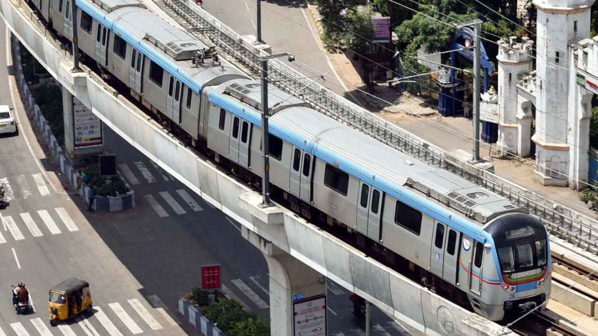 Delhi News Man Masturbates And Ejaculates On Minor Girl In Metro